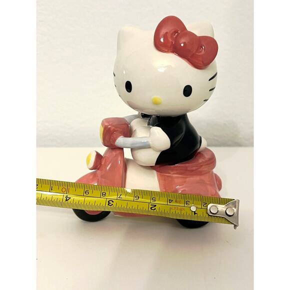 Hello Kitty Riding Scooter FIGURINE by Blue Sky Clayworks 6 X4- Collectible - Picture 5 of 5